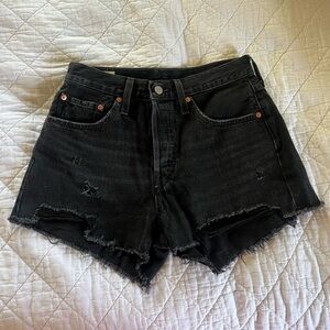 NWOT Levi’s 501 High Rise Shorts in Black - Size 27